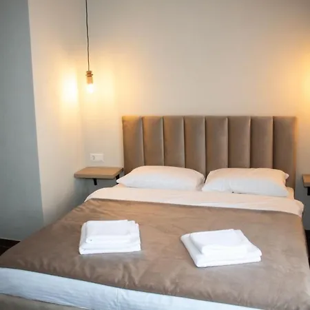 Luna Hotel *