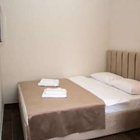 Luna Hotel *